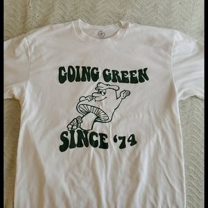 Mellow Mushroom t-shirt